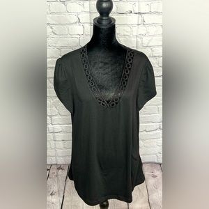 SAUKOLE - Short Sleeve V-neck - L